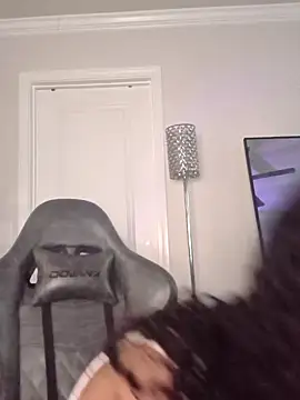 Snapshot of butterflybootyy chatting on 8, 5, 2026 butterflybootyy online show from 8, 5, 2026