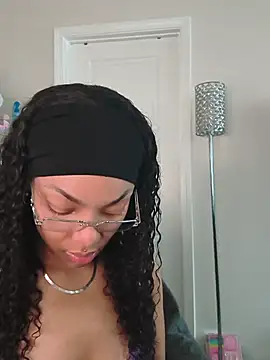 Snapshot of butterflybootyy chatting on 29, 5, 2026 butterflybootyy online show from 29, 5, 2026