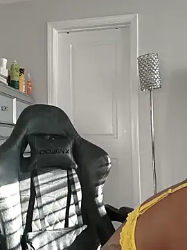 Snapshot of butterflybootyy chatting on 26, 4, 2026 butterflybootyy online show from 26, 4, 2026