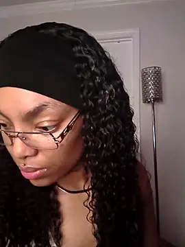 Snapshot of butterflybootyy chatting on 4, 5, 2026 butterflybootyy online show from 4, 5, 2026