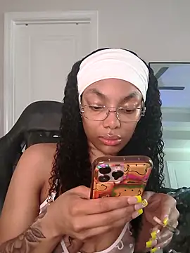 Snapshot of butterflybootyy chatting on 30, 4, 2026 butterflybootyy online show from 30, 4, 2026
