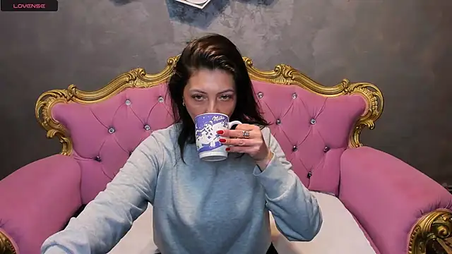 Snapshot of DivinSandra chatting on 5, 5, 2026 DivinSandra online show from 5, 5, 2026