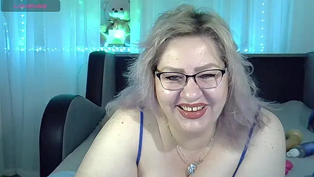 Snapshot of AngelinaGlam chatting on 20, 9, 2025 AngelinaGlam online show from 20, 9, 2025