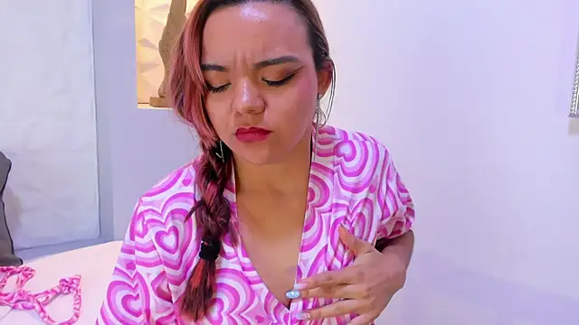 EmilyRouss  online show from 2, 3, 2025