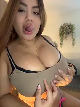 Snapshot of valeria2019hot chatting on 5, 5, 2026 valeria2019hot online show from 5, 5, 2026