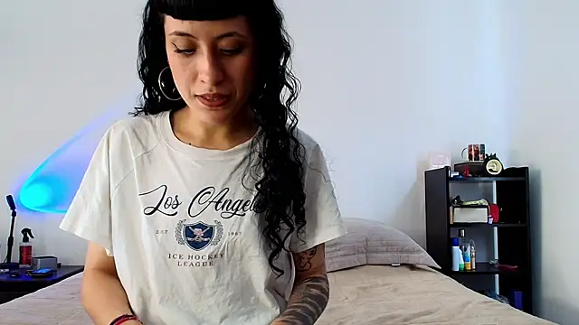Snapshot of anika_lowen02 chatting on 5, 3, 2025 anika lowen02 online show from 5, 3, 2025