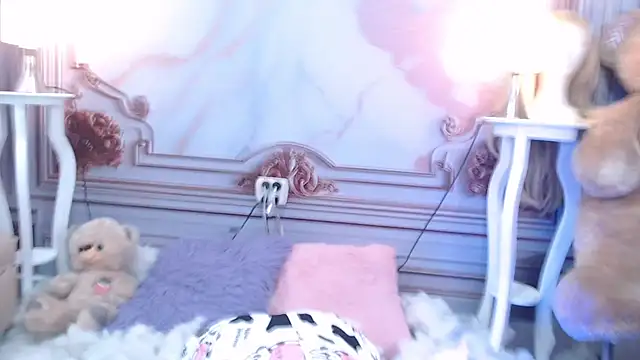 Cutedaddys kitty online show from 7, 3, 2025