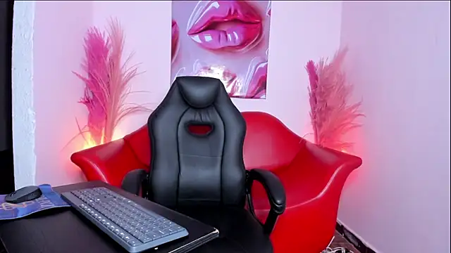 Cutedaddys kitty online show from 24, 2, 2025