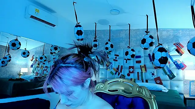 Snapshot of MelaniieRoux chatting on 11, 7, 2026 MelaniieRoux online show from 11, 7, 2026
