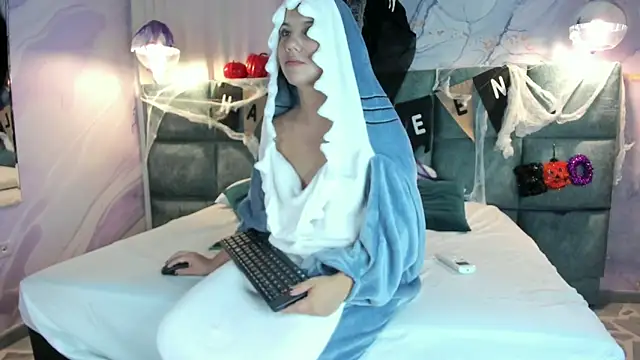 MelaniieRoux online show from 28, 10, 2025