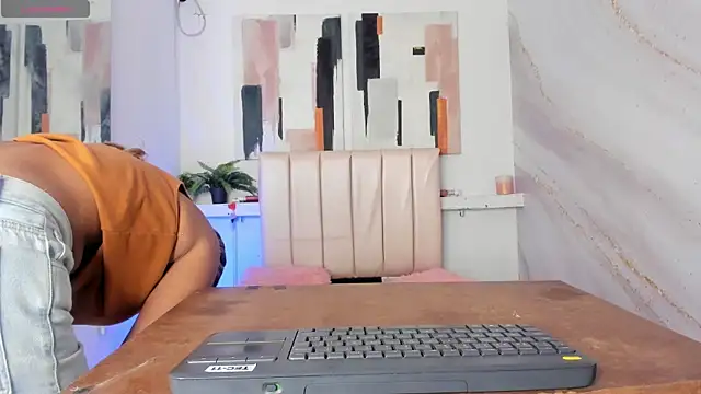 miranda villa online show from 2, 12, 2025