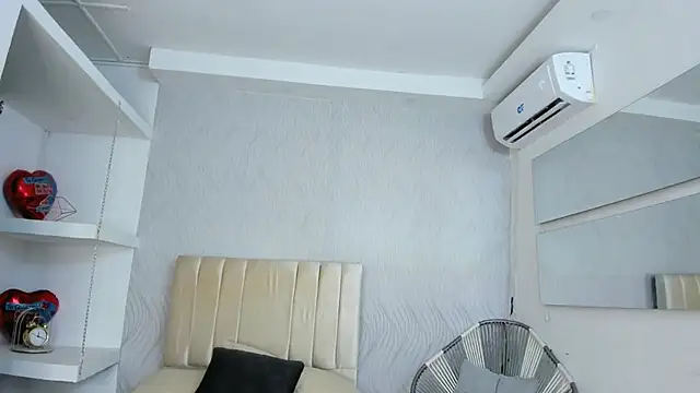 Snapshot of miranda_villa chatting on 19, 3, 2025 miranda villa online show from 19, 3, 2025