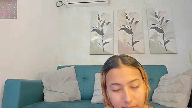 Snapshot of miranda_villa chatting on 13, 10, 2025 miranda villa online show from 13, 10, 2025