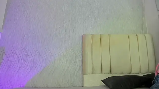 Snapshot of miranda_villa chatting on 5, 3, 2025 miranda villa online show from 5, 3, 2025
