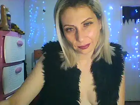 alixia81 online show from 17, 2, 2025