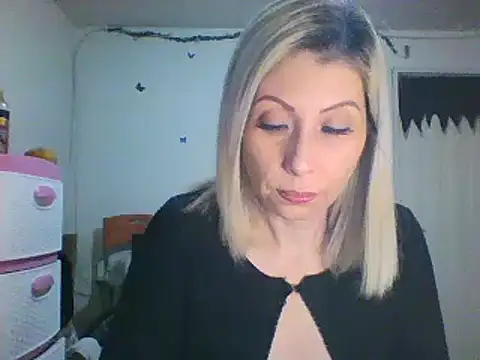 alixia81 online show from 2, 2, 2025