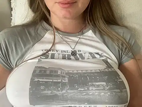 KaraLeee online show from 8, 1, 2025