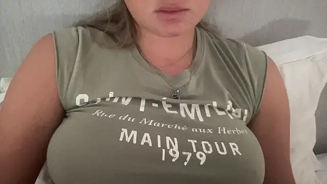 KaraLeee online show from 4, 3, 2025