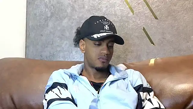 AaronCruz  online show from 25, 2, 2025