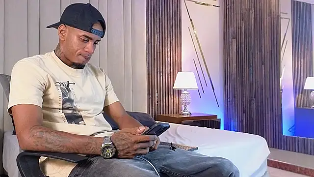 AaronCruz  online show from 6, 4, 2026