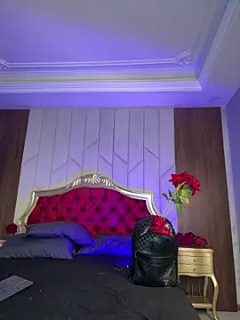 AaronCruz  online show from 19, 12, 2025