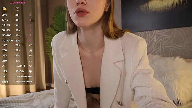 PollyAgata online show from 1, 3, 2025
