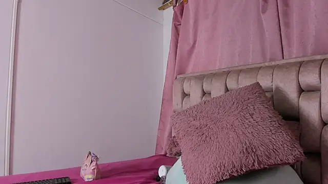 Roxy-Smith online show from 20, 4, 2026