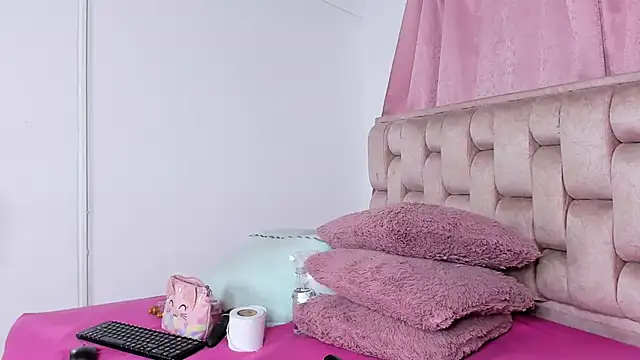 Roxy-Smith online show from 22, 4, 2026