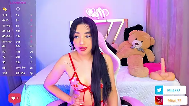 Snapshot of Miia77_ chatting on 23, 9, 2025 Miia77  online show from 23, 9, 2025