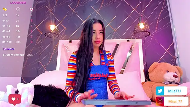 Snapshot of Miia77_ chatting on 31, 10, 2025 Miia77  online show from 31, 10, 2025