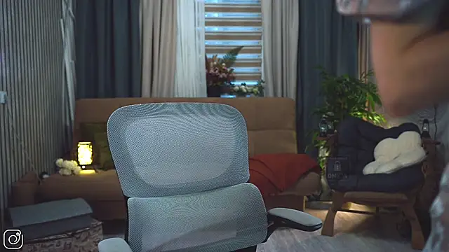 Feral Berrry  online show from 14, 2, 2026