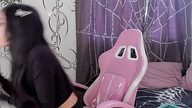 Snapshot of AlyRoses chatting on 17, 6, 2026 AlyRoses online show from 17, 6, 2026