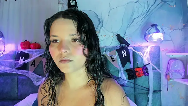 Snapshot of LottiCarter chatting on 8, 10, 2025 LottiCarter online show from 8, 10, 2025