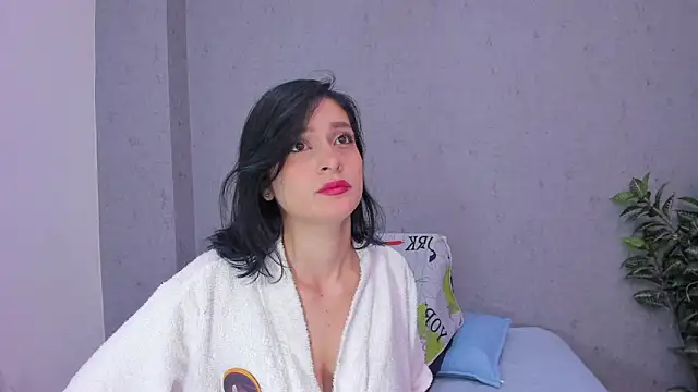 Tiffany mendez online show from 15, 12, 2025