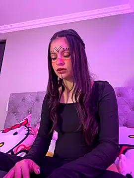 LucyEvans  online show from 31, 10, 2025