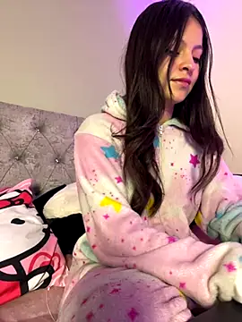 LucyEvans  online show from 30, 10, 2025