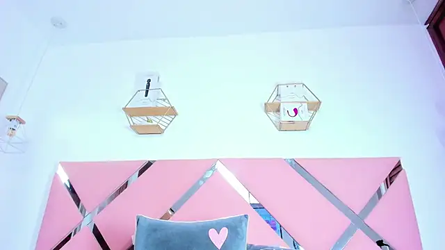 nahomygrey  online show from 7, 10, 2025