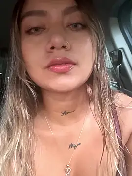 amanda-medrano1 online show from 18, 12, 2025