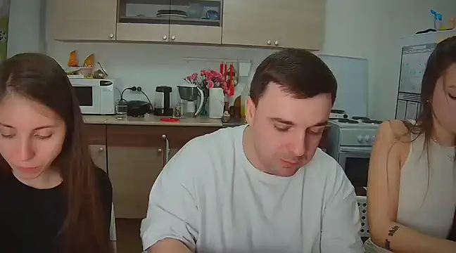 fcjuicy pussy online show from 2, 2, 2025
