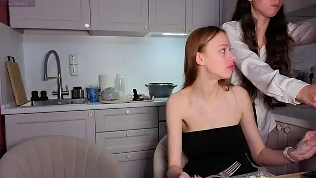 fcjuicy pussy online show from 12, 1, 2026