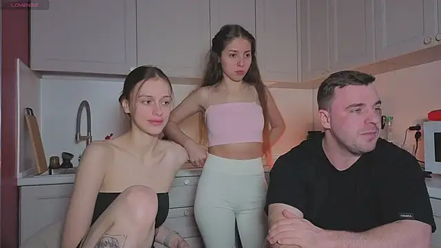 fcjuicy pussy online show from 23, 11, 2025