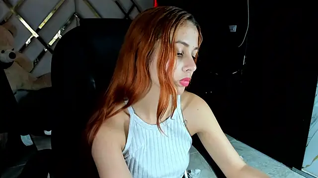 Paris Petit online show from 13, 12, 2025