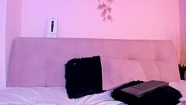 Siena morales online show from 6, 3, 2026