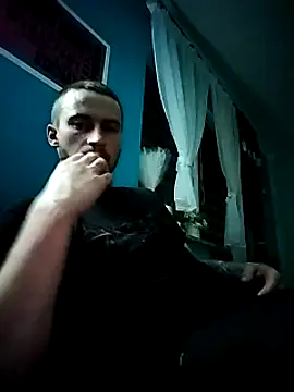 wariacik0024 online show from 12, 3, 2025