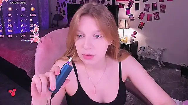 Snapshot of KarambaMoon chatting on 3, 5, 2026 KarambaMoon online show from 3, 5, 2026