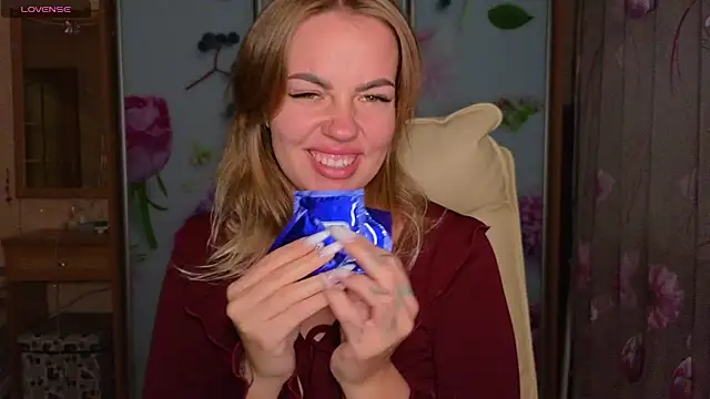 EmilyRobbie online show from 1, 11, 2025