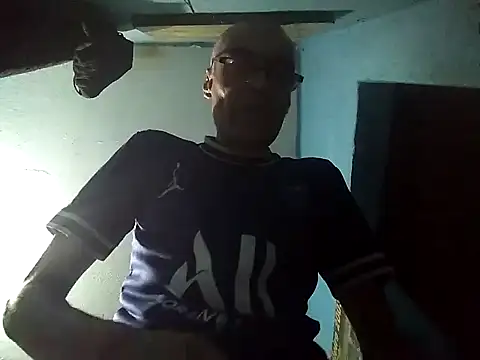 Snapshot of hugosafado333 chatting on 7, 12, 2024 hugosafado333 online show from 7, 12, 2024