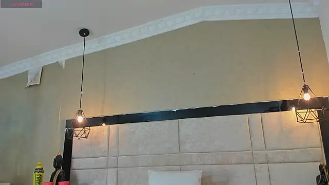 kimCosseyy online show from 9, 11, 2025