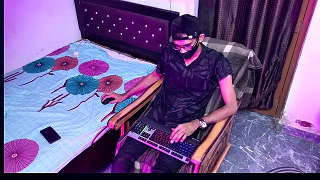 Snapshot of Habibi_big_b chatting on 24, 9, 2025 Habibi big b online show from 24, 9, 2025