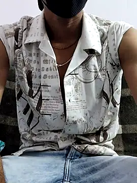 Snapshot of Habibi_big_b chatting on 2, 3, 2025 Habibi big b online show from 2, 3, 2025